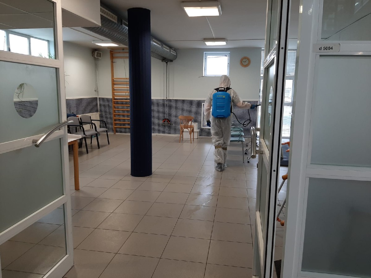 4C67Fe1Ed35433B0B41D1638F0036754Desinfeccidelinteriordelaresidnciacomtesdurgell 2