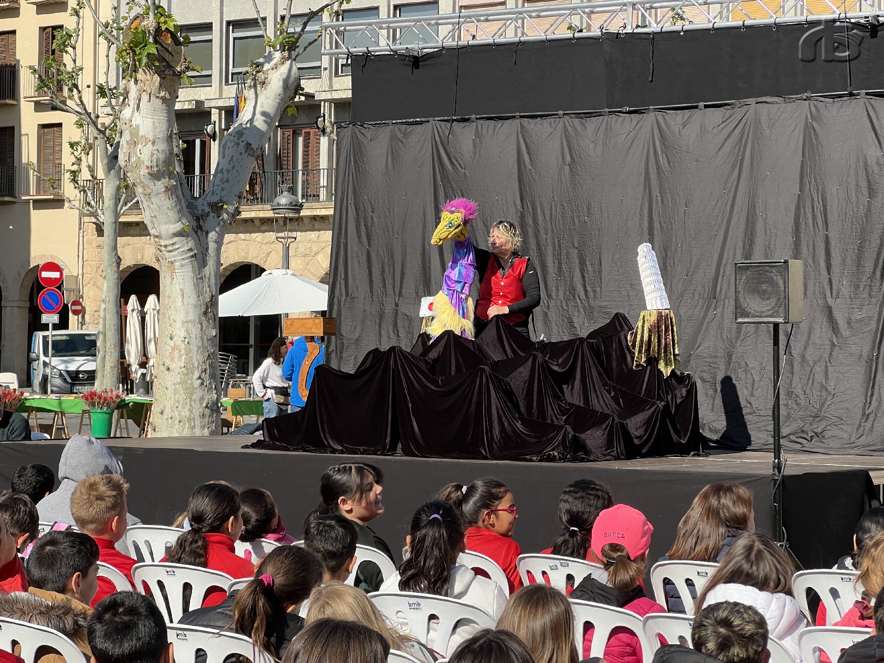 8Eadfb73C41633A7E5E35224B3228Bfdespectaclesantjordiperaescolarsdia231