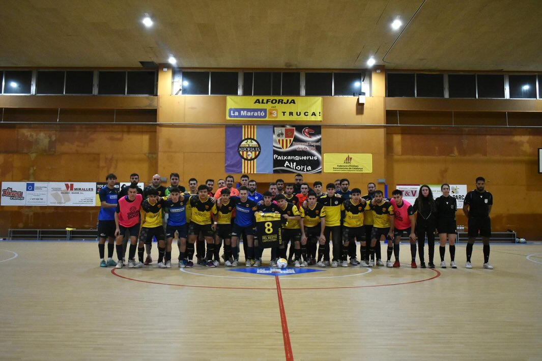 Entrega de la samarreta a l'Alforja per part del Comtat