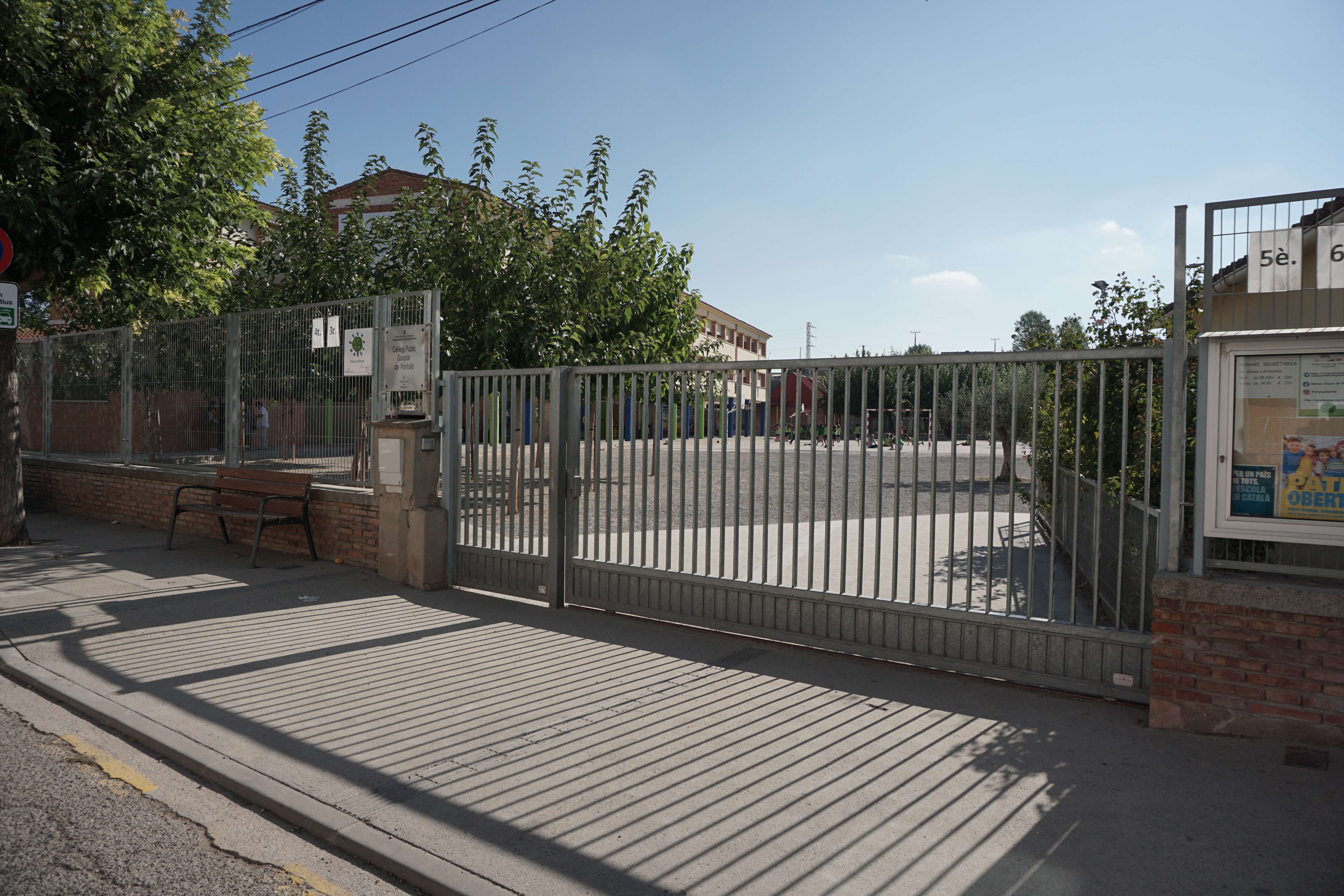 Entrada a 'escola - arxiu