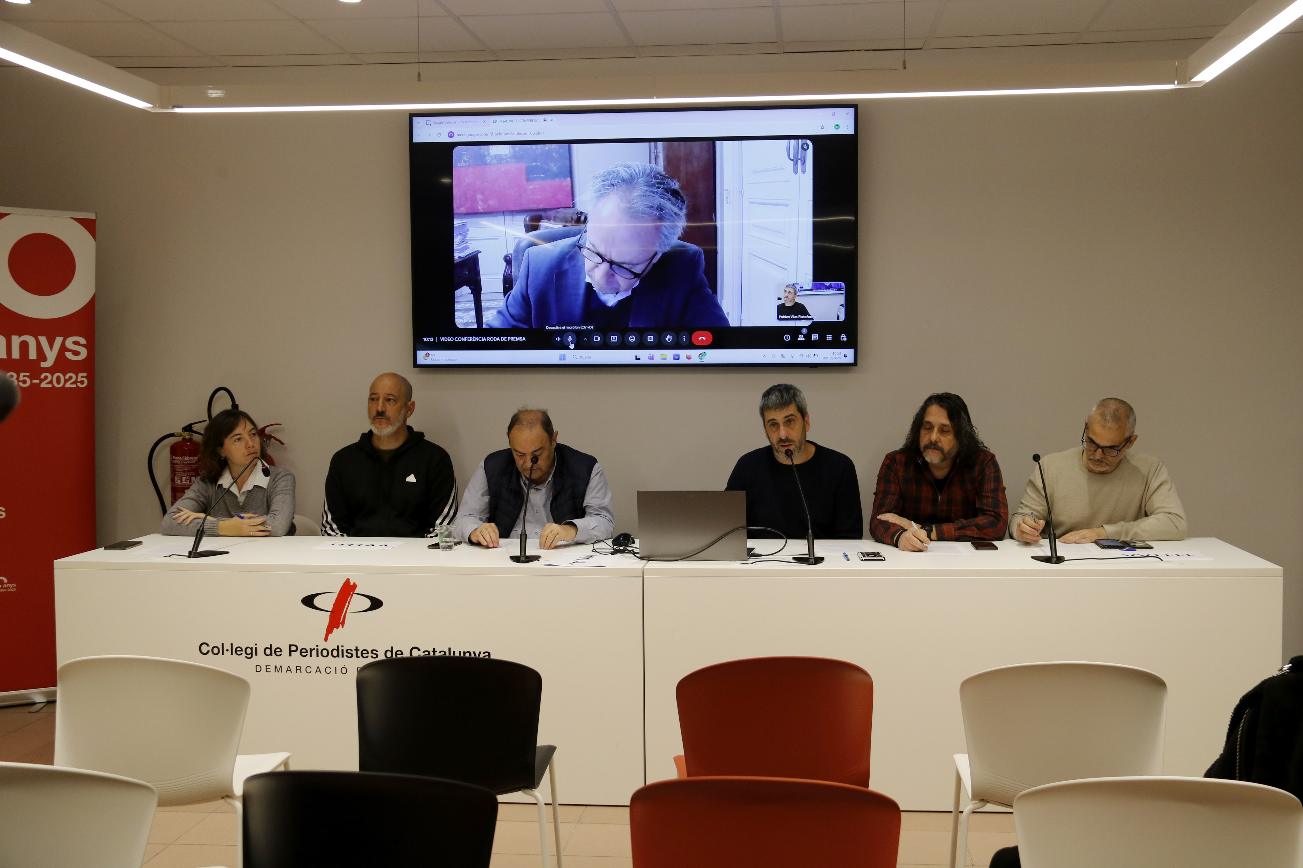 Representants de Pobles Vius i alcaldes dels municipis que han presentat un recurs al TSJC contra la planta de biogàs de la Sentiu de Sió