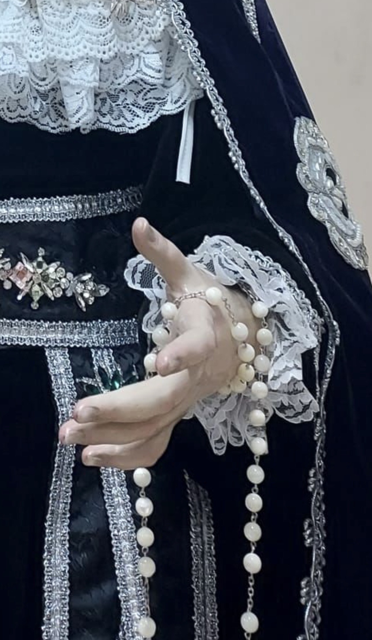 Detall de la ma de la nova imatge