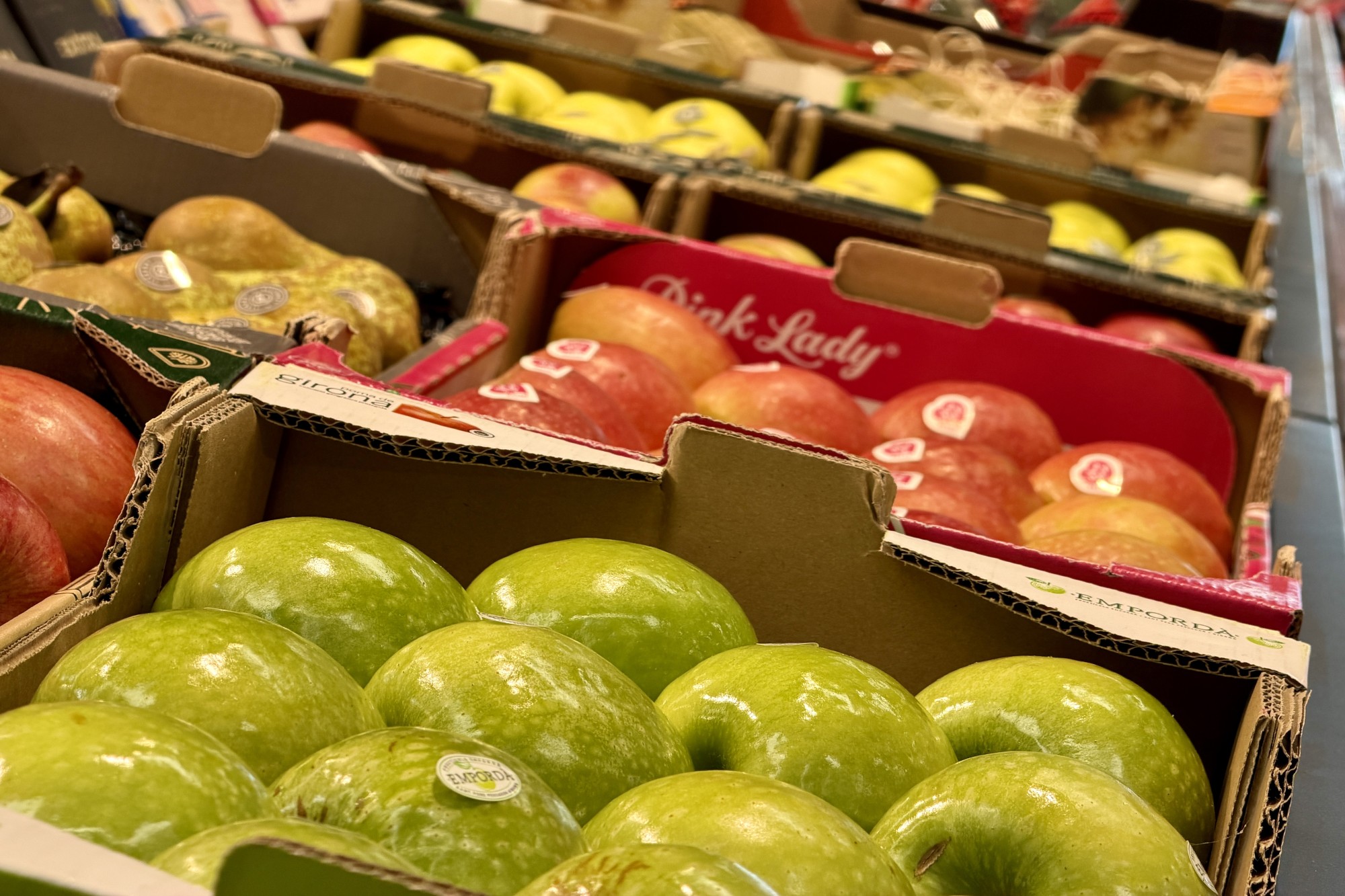 Pomes en una caixa