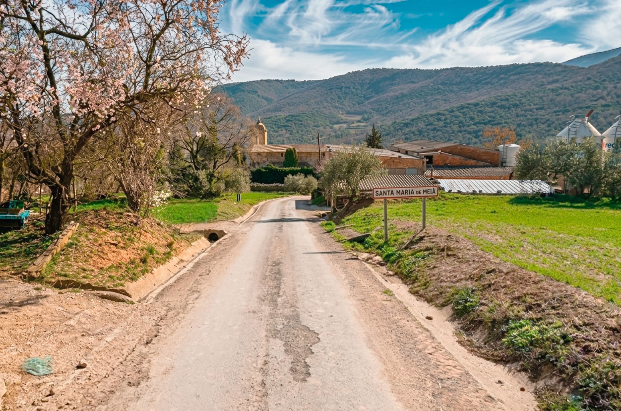 Entrada al poble des de la part alta
