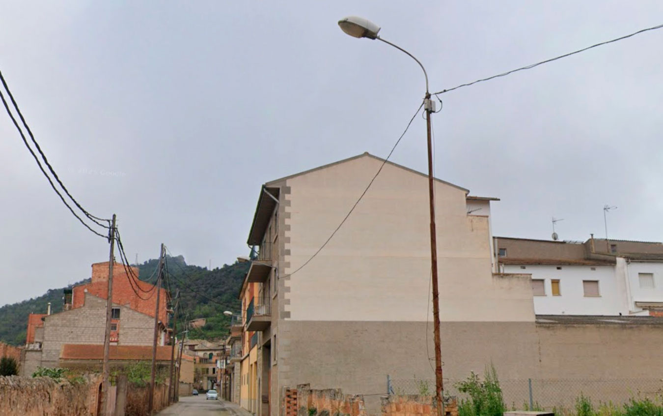 Fanal antic en un carrer - Foto: Google
